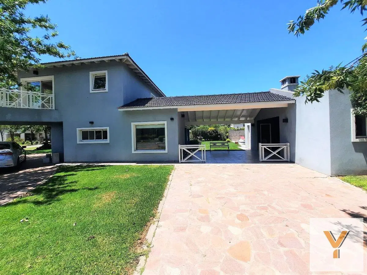 Casa en venta - 3 Dormitorios 4 Baños - Cochera - 1.500Mts2 - Haras del Sur I, La Plata 2
