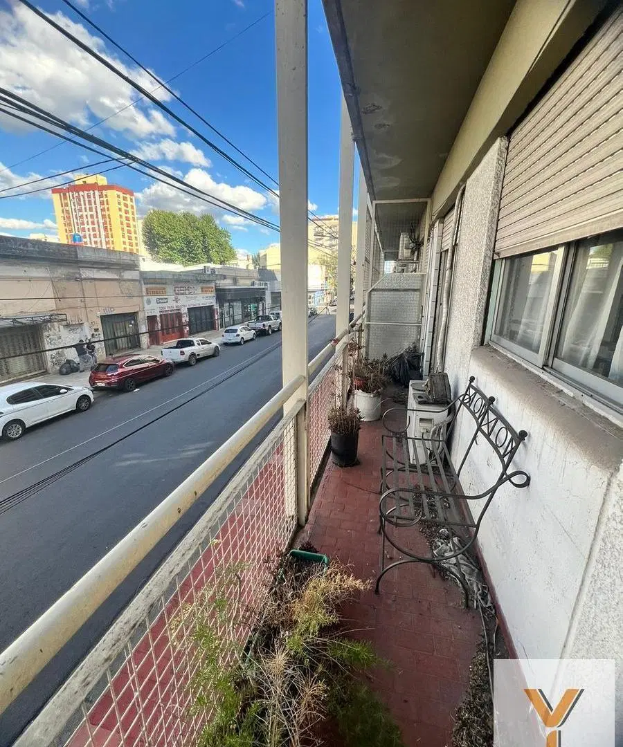 Departamento en venta - 2 Dormitorios 1 Baño - Cochera - 75Mts2 - General San Martín 5
