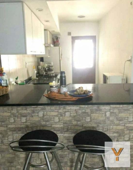 Foto de Casa en venta - 2 dormitorios 2 baños - Cochera - 200Mts2 - Berazategui, imagen 4