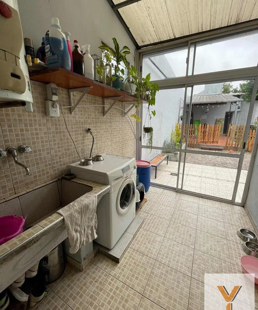 Casa en venta - 2 Dormitorios 1 Baño - 120Mts2 - Ciudadela 5