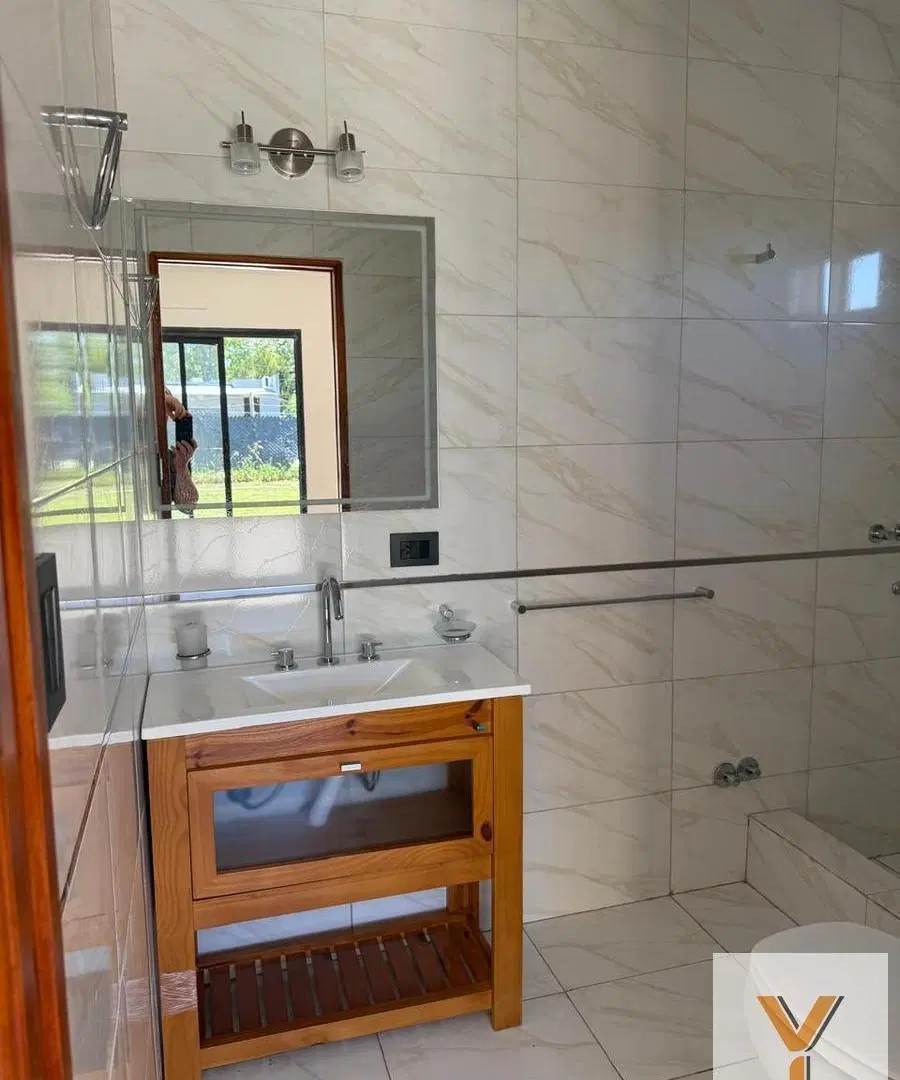 Casa en venta - 2 Dormitorios 1 Baño - 450Mts2 - La Plata 5