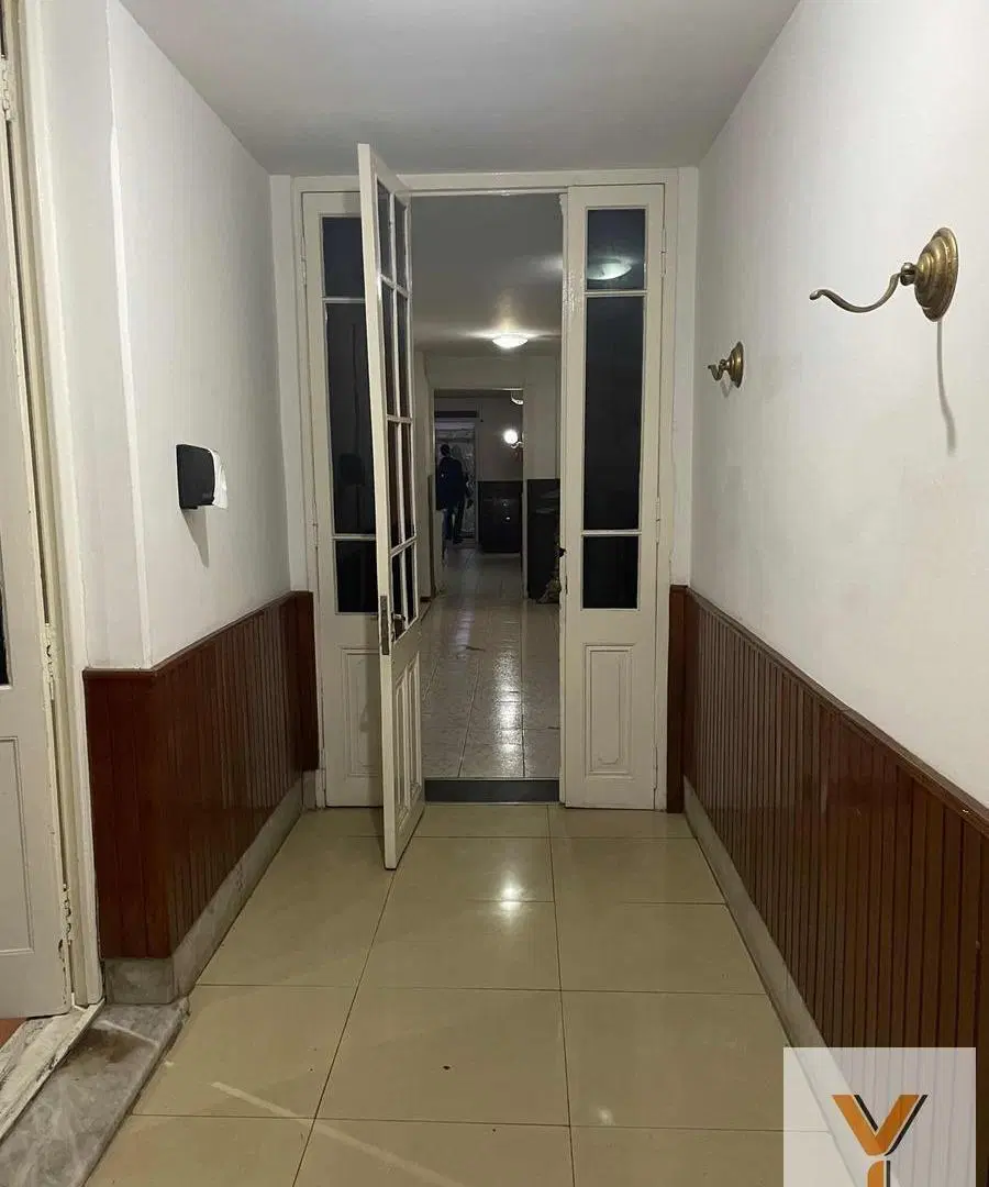 Edificio Comercial en venta - 7 Oficinas 2 Baños - Cocheras - 477Mts2 - Dolores 3