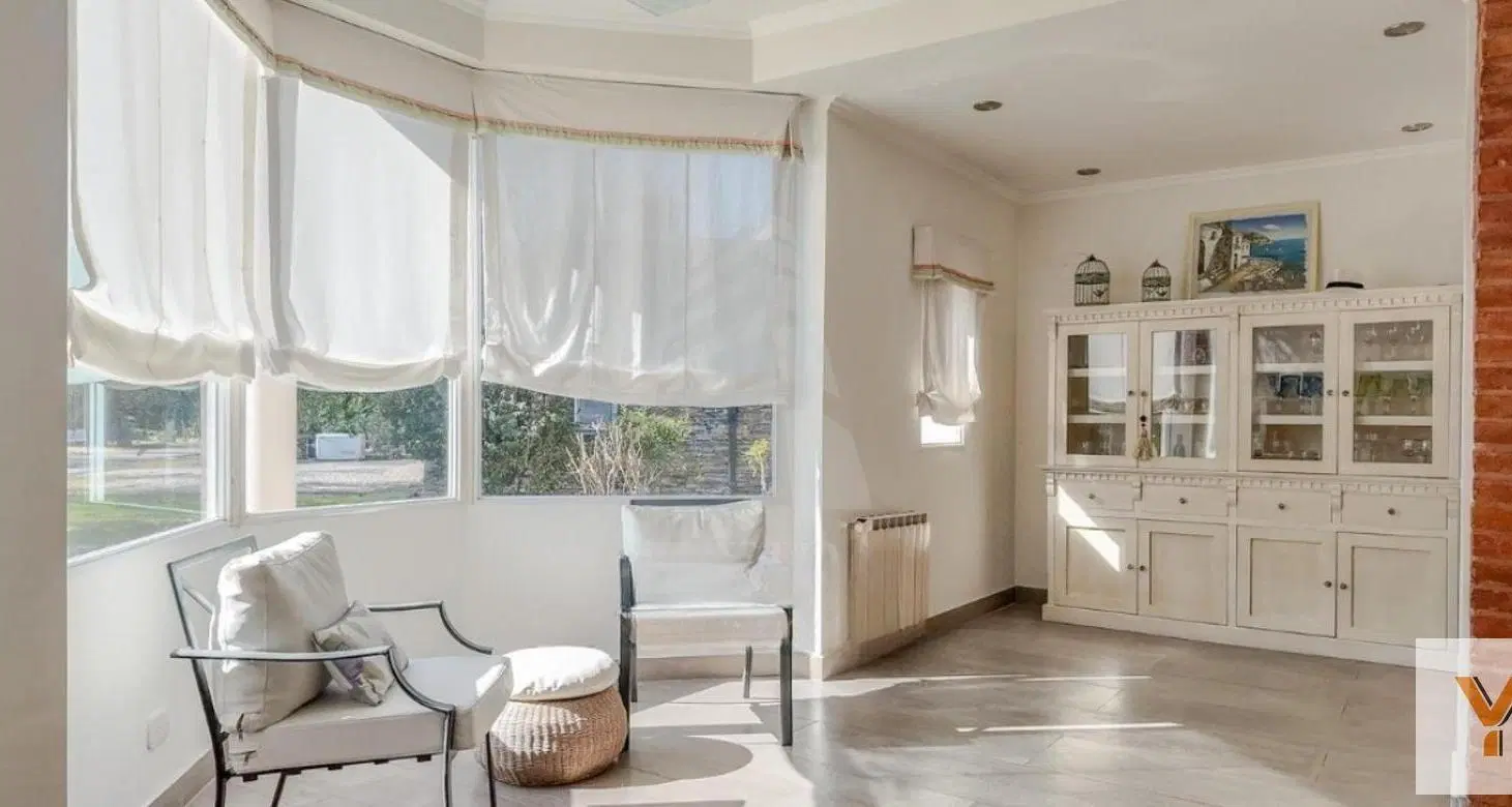 Casa en venta - 6 Dormitorios 5 Baños - Pilar 2