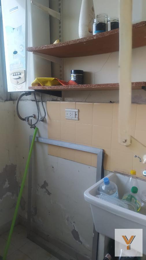 Foto de Departamento en venta - 3 dormitorios 1 baño - 52mts2 - La Plata, imagen 2