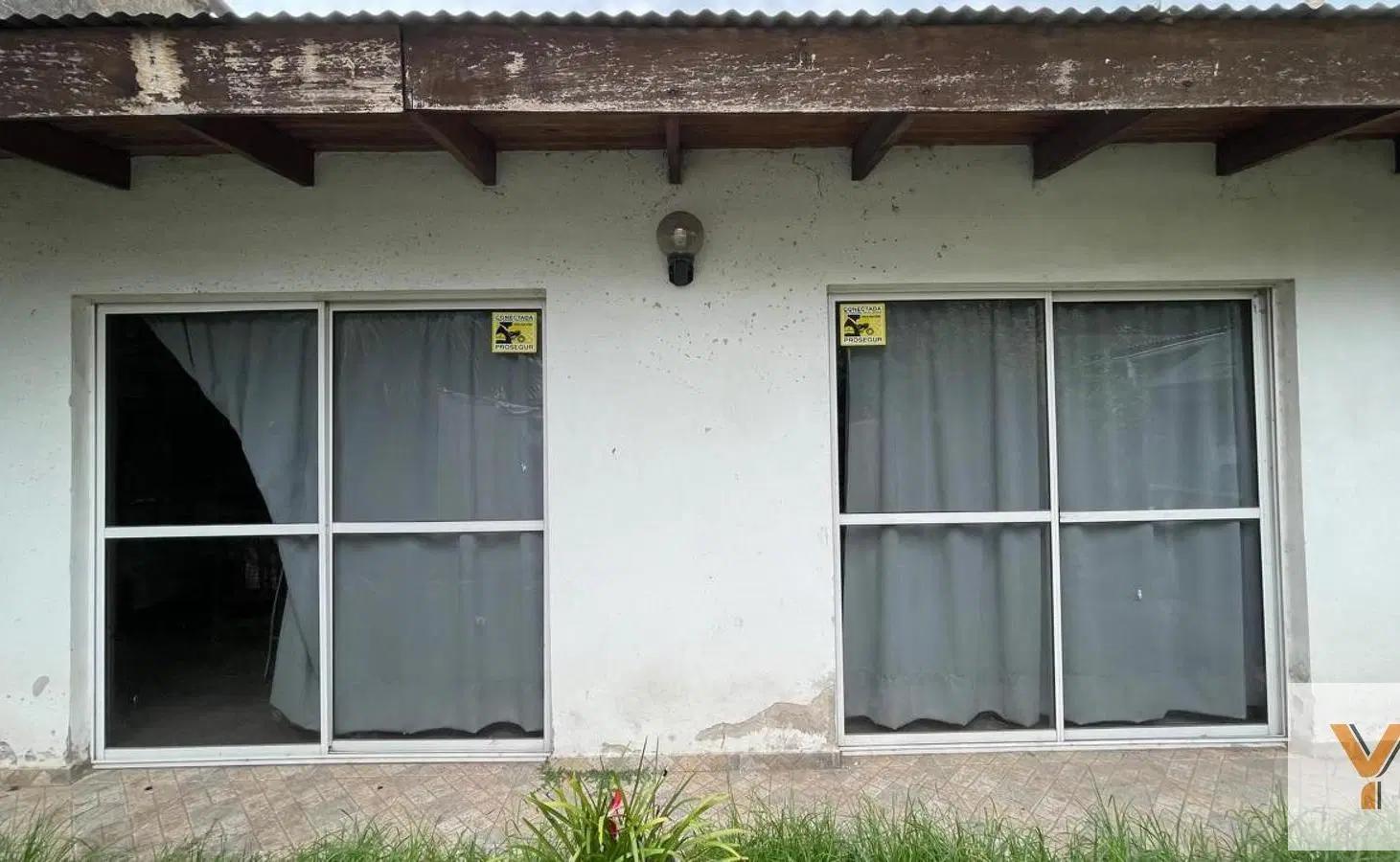 Casa en venta - 2 Dormitorios 1 Baño - Los Hornos 3