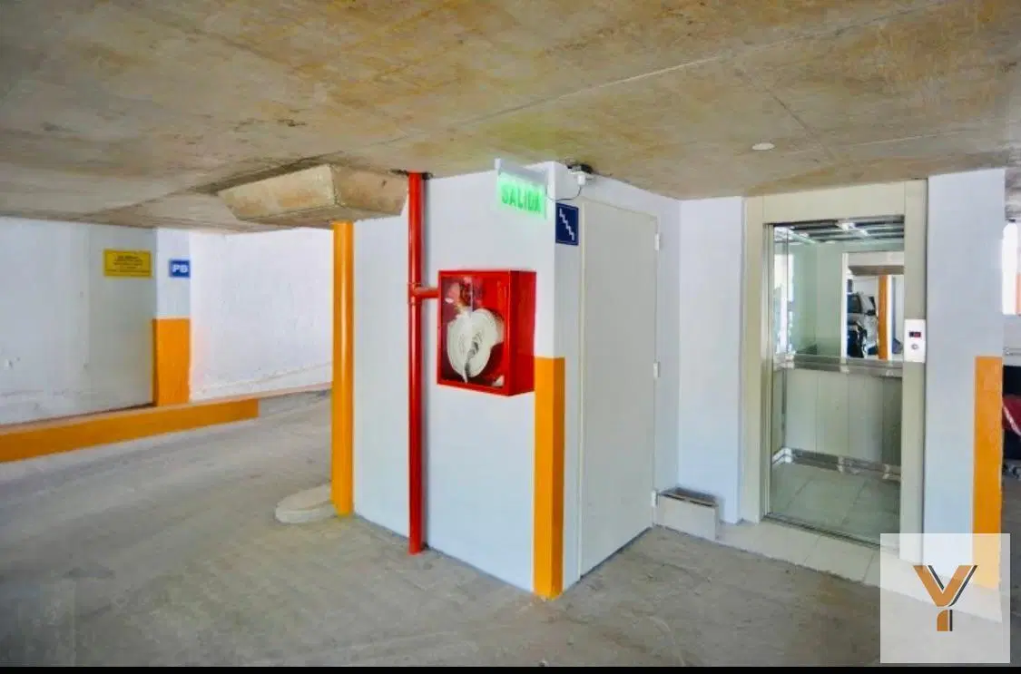 Cochera en venta - 15Mts2 - Quilmes 5