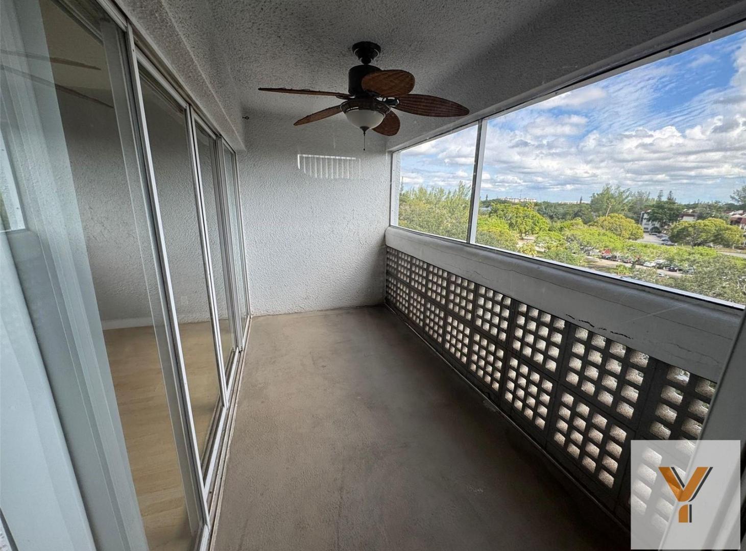 Foto de Casa en venta - 2 Dormitorios 1 Baño - Lauderhill, imagen 2