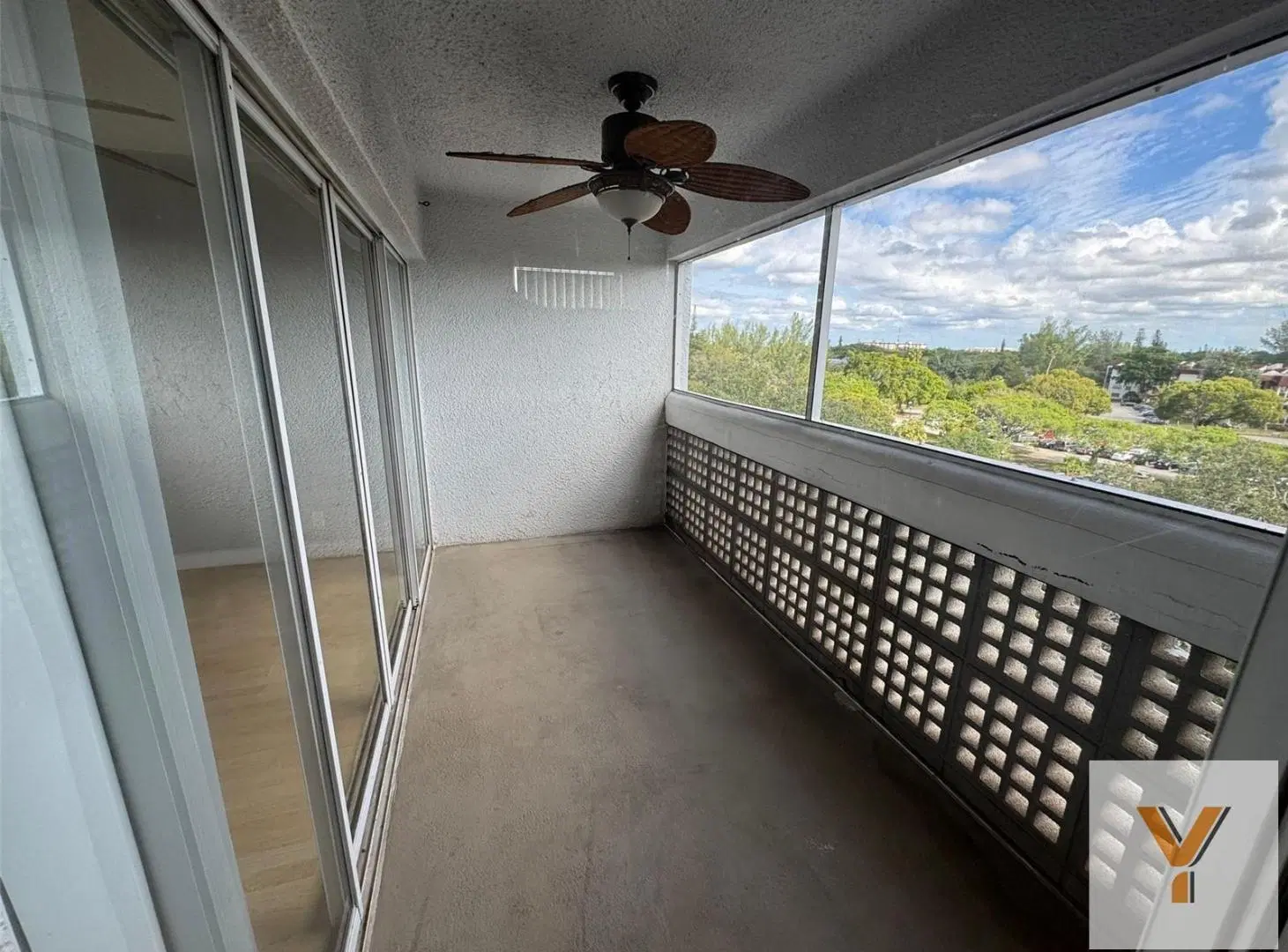 Casa en venta - 2 Dormitorios 1 Baño - Lauderhill 2