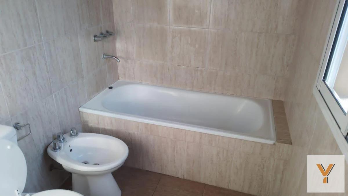 Foto de Dúplex en venta - 3 Dormitorios 2 Baños - Ezpeleta, imagen 2