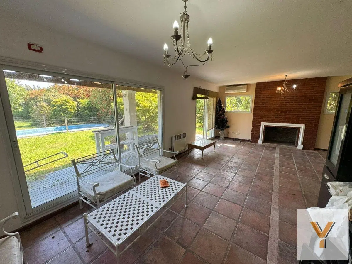 Casa en venta - 3 Dormitorios 2 Baños - 2000Mts2 - Haras Del Sur I 4