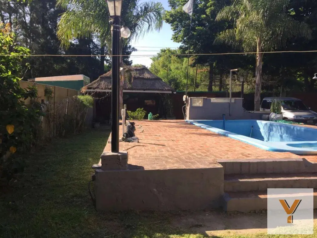 Casa en venta - 3 dormitorios 2 baños - 500mts2 - Berazategui 4