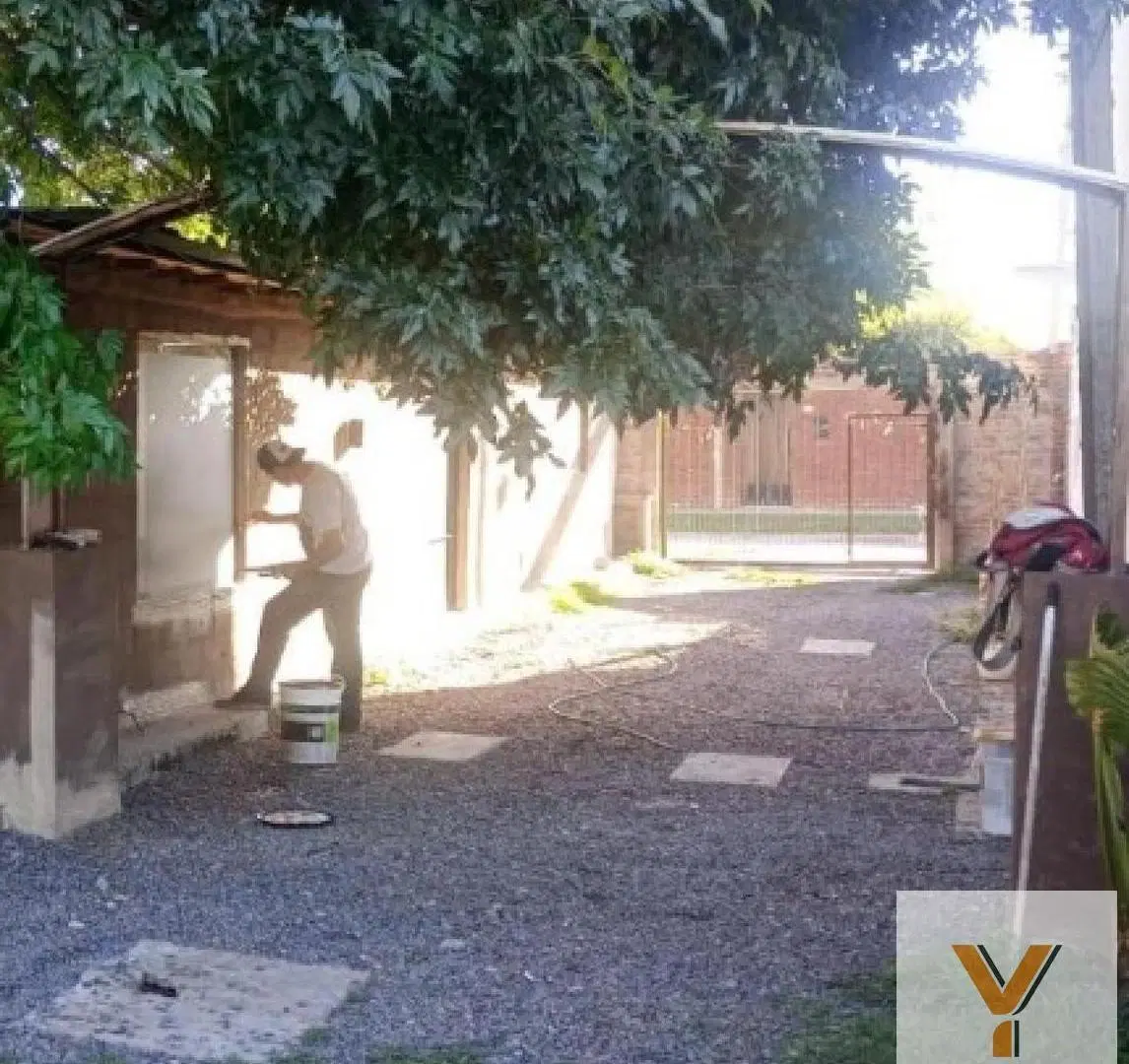 Casa en venta - 1 Dormitorio 3 Baños - Burzaco 5