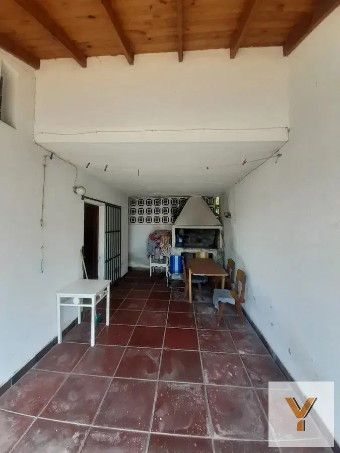 Casa en venta - 2 dormitorios 2 baños - 200mts2 totales - San Clemente Del Tuyú 2