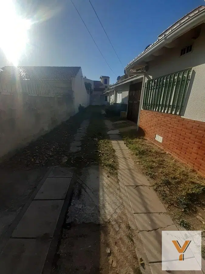 Casa en venta - 2 dormitorios 2 baños - 200mts2 totales - San Clemente Del Tuyú 3