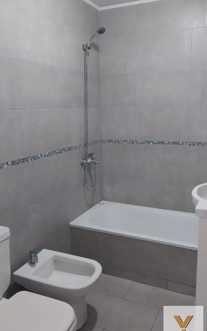 Foto de Departamento en Venta - 1 Dormitorio 1 Baño - 52mts - Berazategui, imagen 4