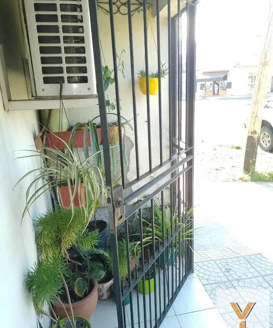 Casa en Moron Sur 8