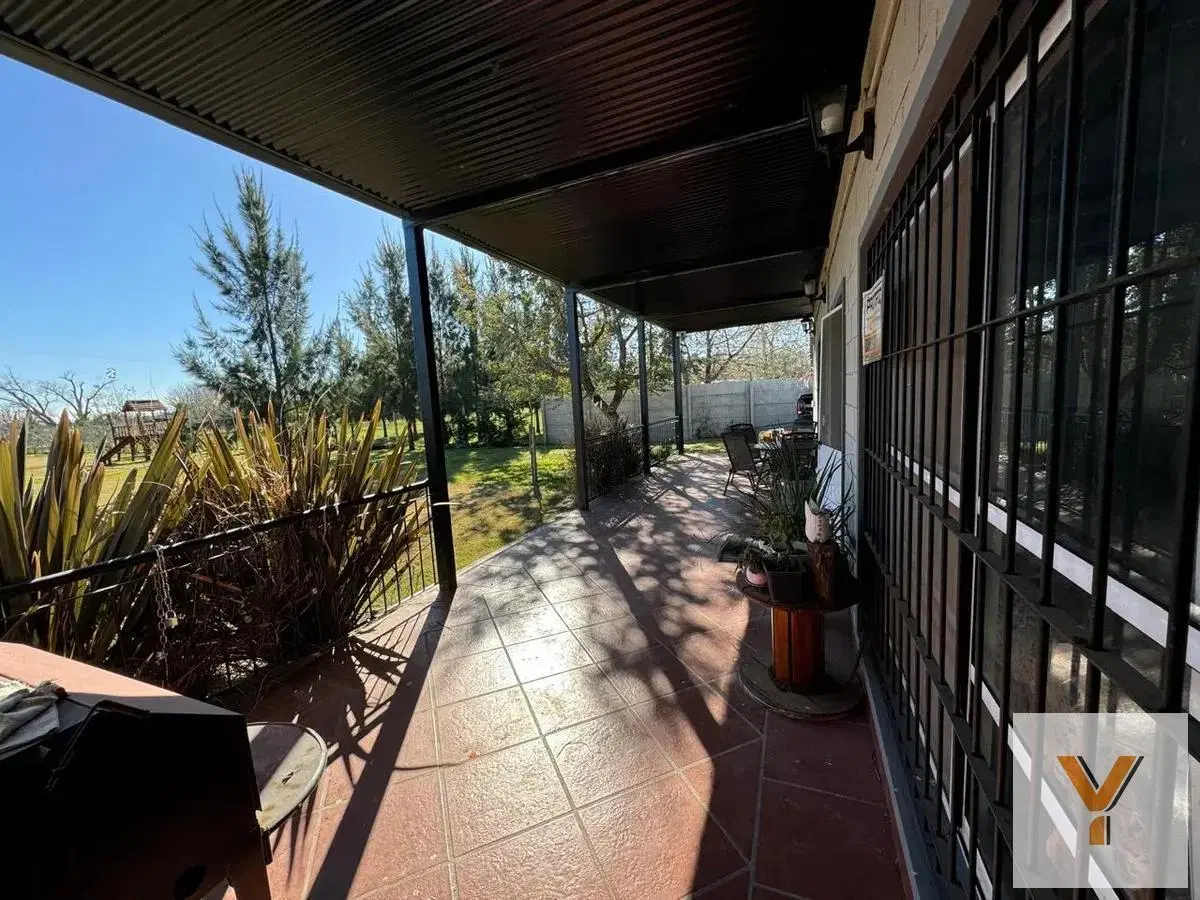 Casa quinta en venta - 3 Dormitorios 1 Baño - La Plata 3