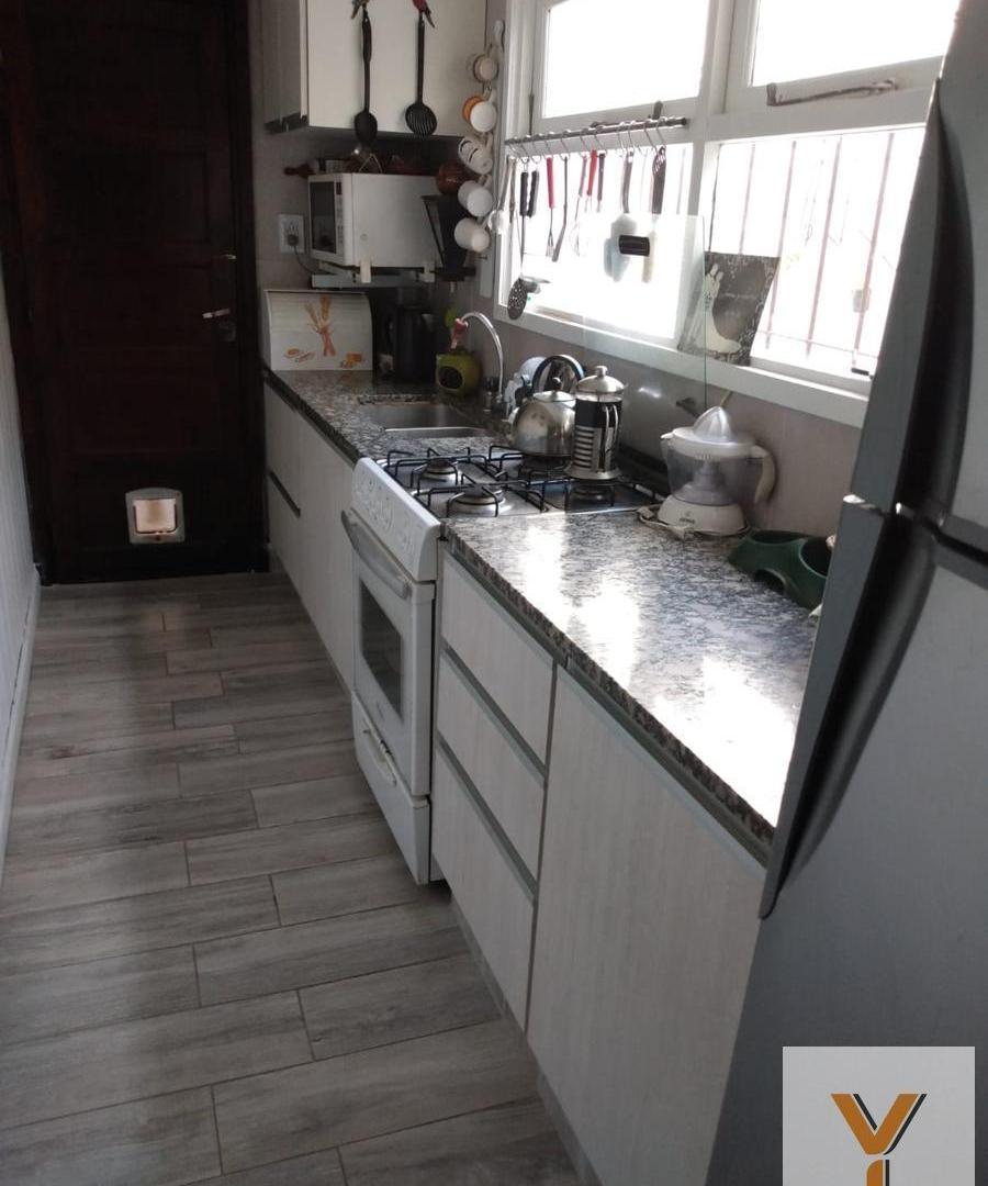 Foto de Casa en venta - 3 Dormitorios 2 Baños - 230mts2 - Mar Del Plata, imagen 3