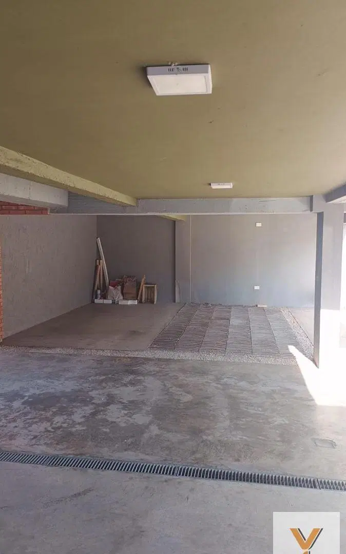 Departamento en venta - 2 Dormitorios 2 Baños - Cochera - Lanús 4
