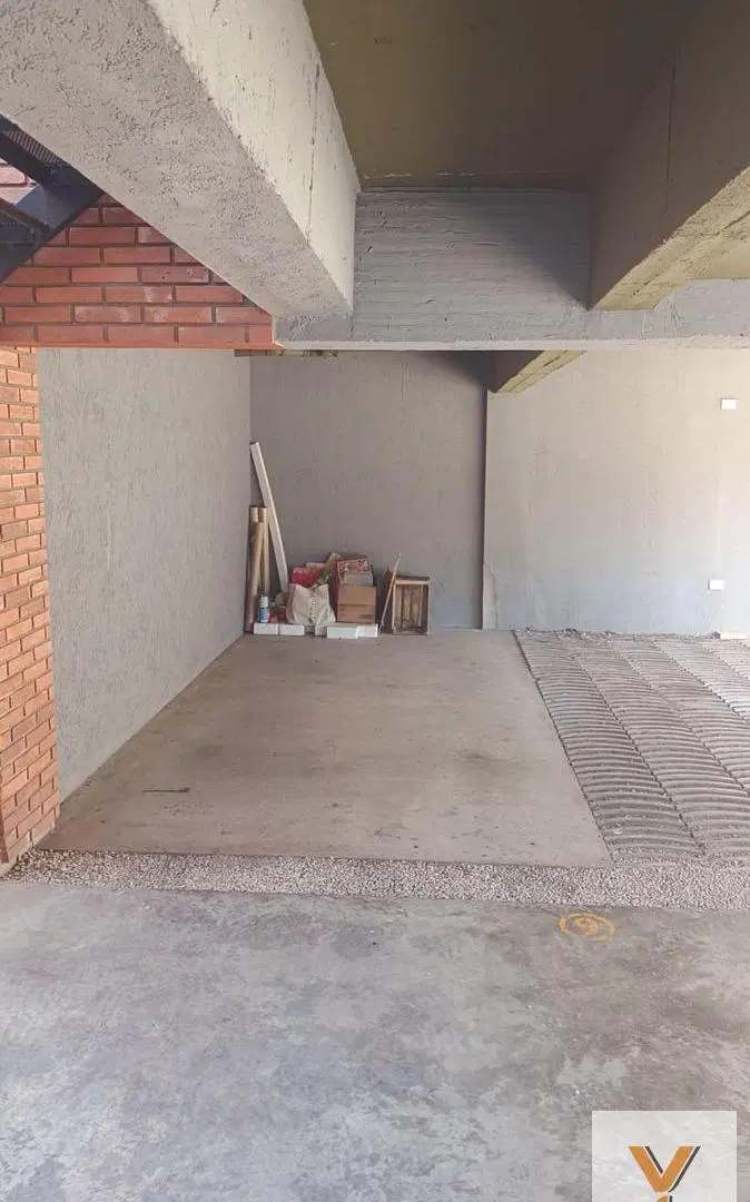 Departamento en venta - 2 Dormitorios 2 Baños - Cochera - Lanús 2