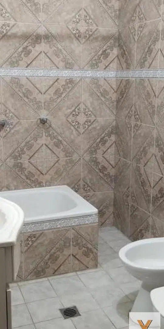 Casa en venta - 2 Dormitorios 1 Baño - Cochera - 240Mts2 - Los Polvorines 5