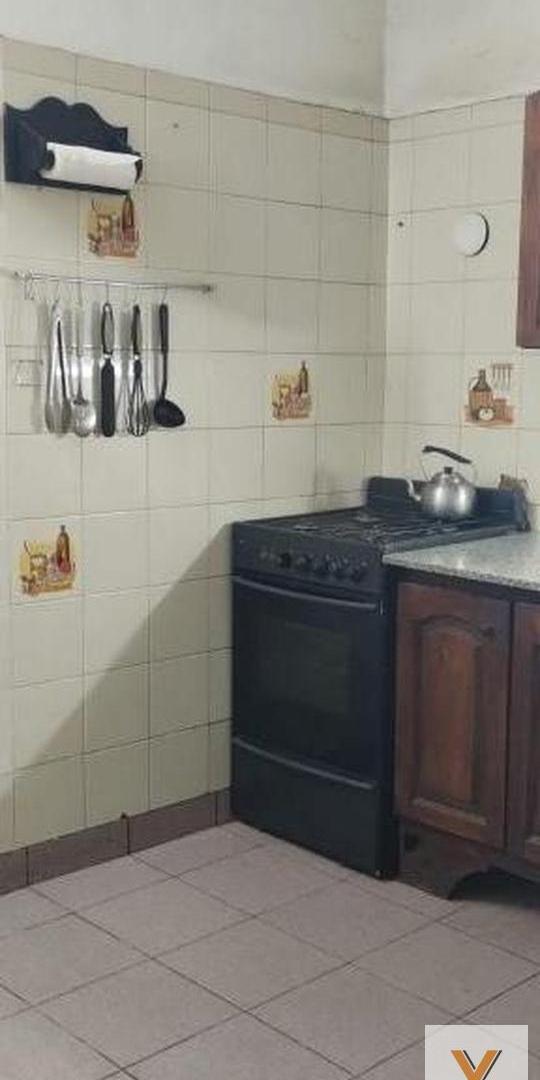 Foto de Casa en venta - 2 Dormitorios 1 Baño - Cochera - 240Mts2 - Los, imagen 4