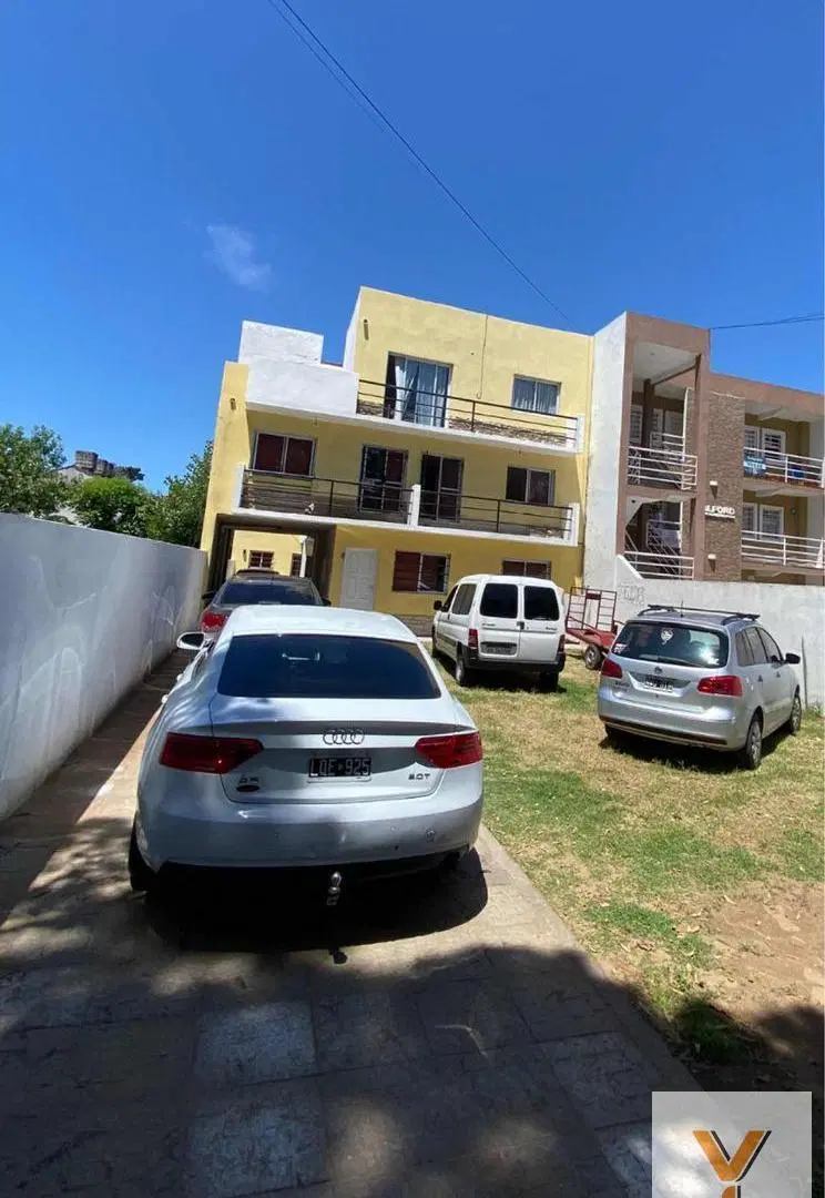 Complejo de departamentos en venta - 10 Unidades Funcionales - 440Mts2 - Costa Azul 2