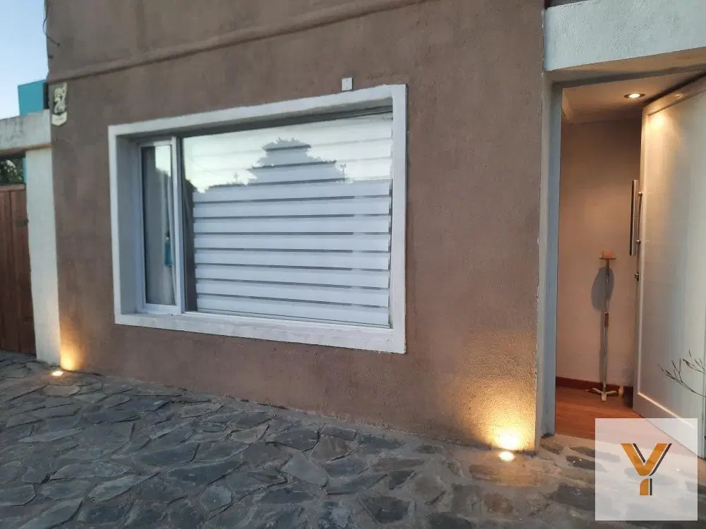 Casa en venta - 2 dormitorios 1 baño - 90mts2 - Claromeco 4
