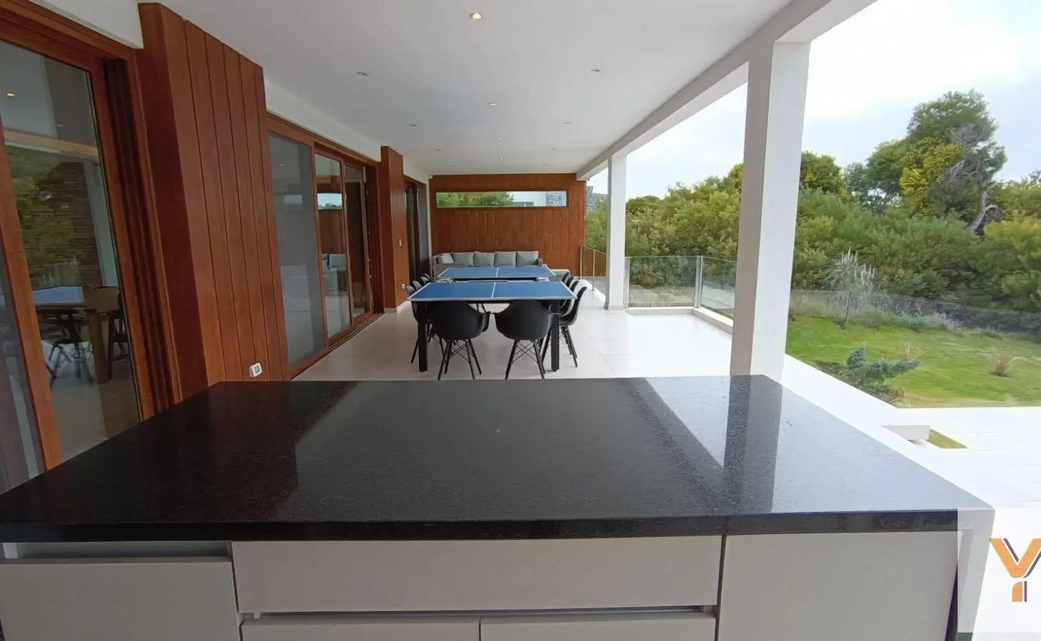 Casa en venta - 5 Dormitorios 5 Baños - Pinamar 8