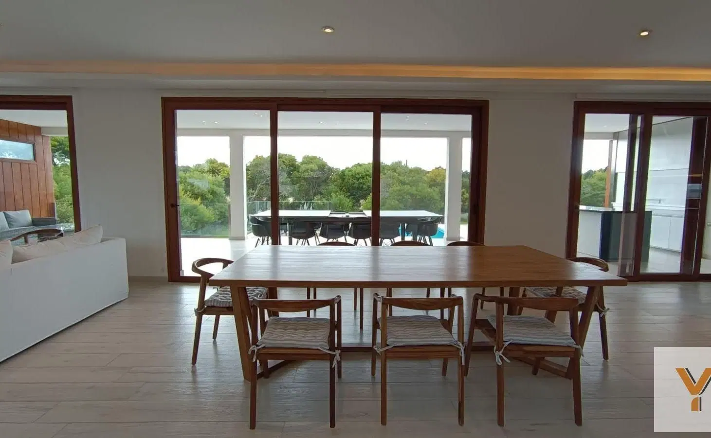 Casa en venta - 5 Dormitorios 5 Baños - Pinamar 3