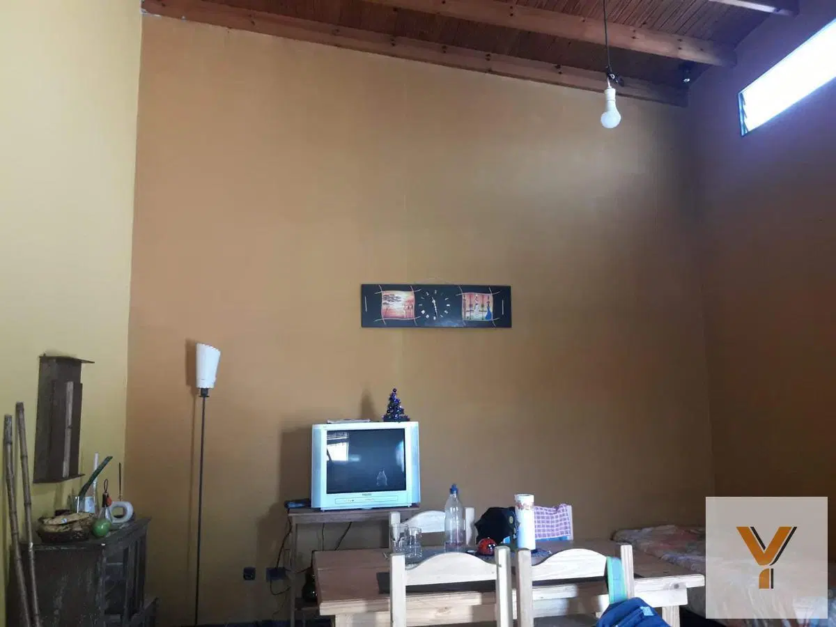 Casa en venta - 2 dormitorios 1 baño - 200mts2 - Los Hornos, La Plata 5