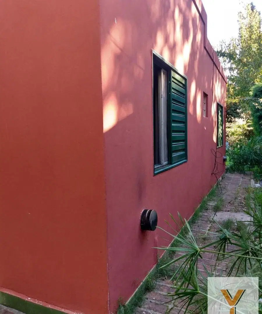 Casa en venta - 2 Dormitorios 2 Baños - City Bell 3