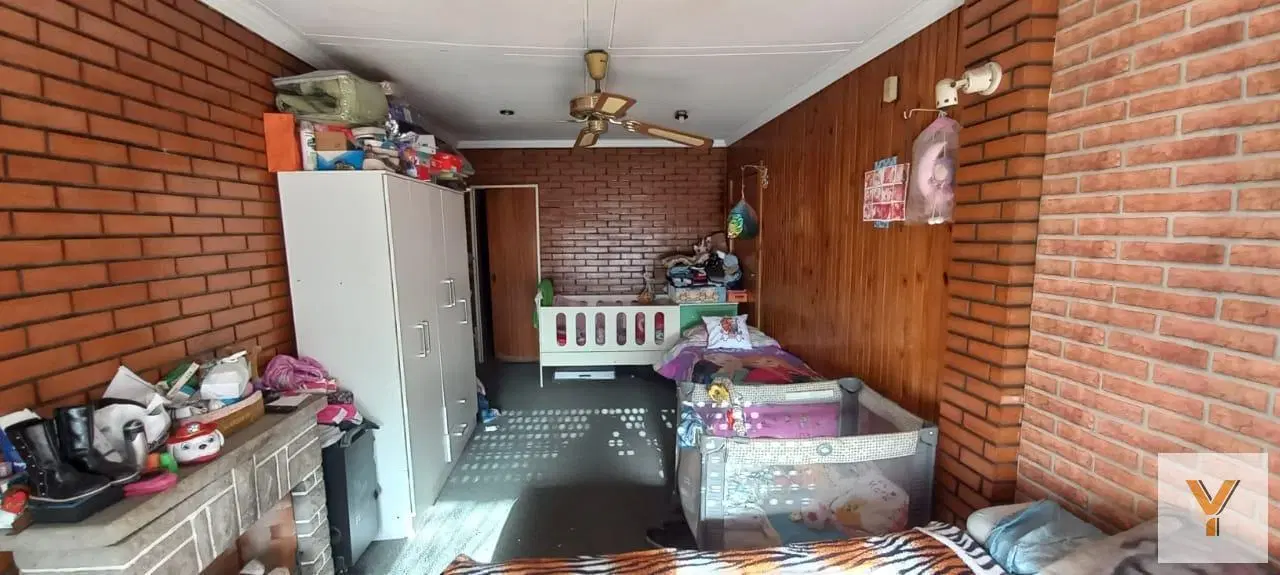 Casa en venta - 3 Dormitorios 3 Baños - Cochera - 270Mts2 - Quilmes 4