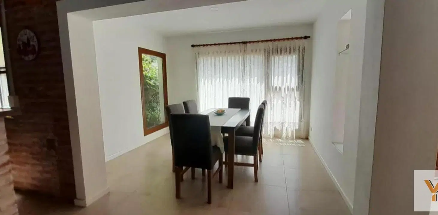 Casa en venta - 2 Dormitorios 2 Baños - Cocheras - 330Mts2 - Quequén 4