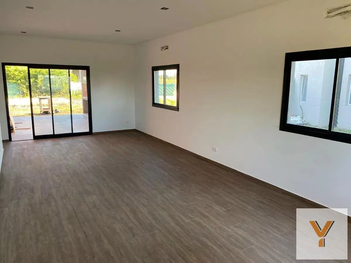 Casa en venta - 3 Dormitorios 2 Baños - Cochera - 150Mts2 - San Sebastián, Escobar 3