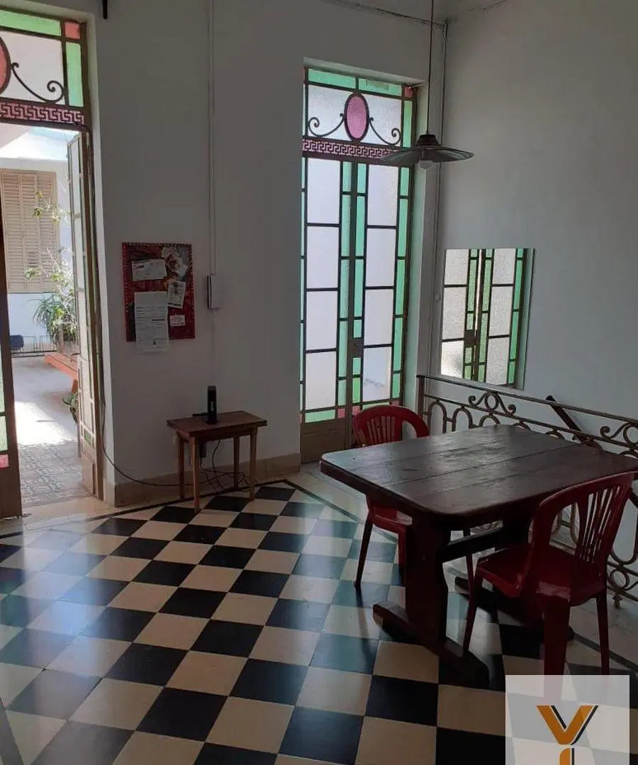 PH en venta - 8 Dormitorios 2 Baños - 236Mts2 - La Plata 4