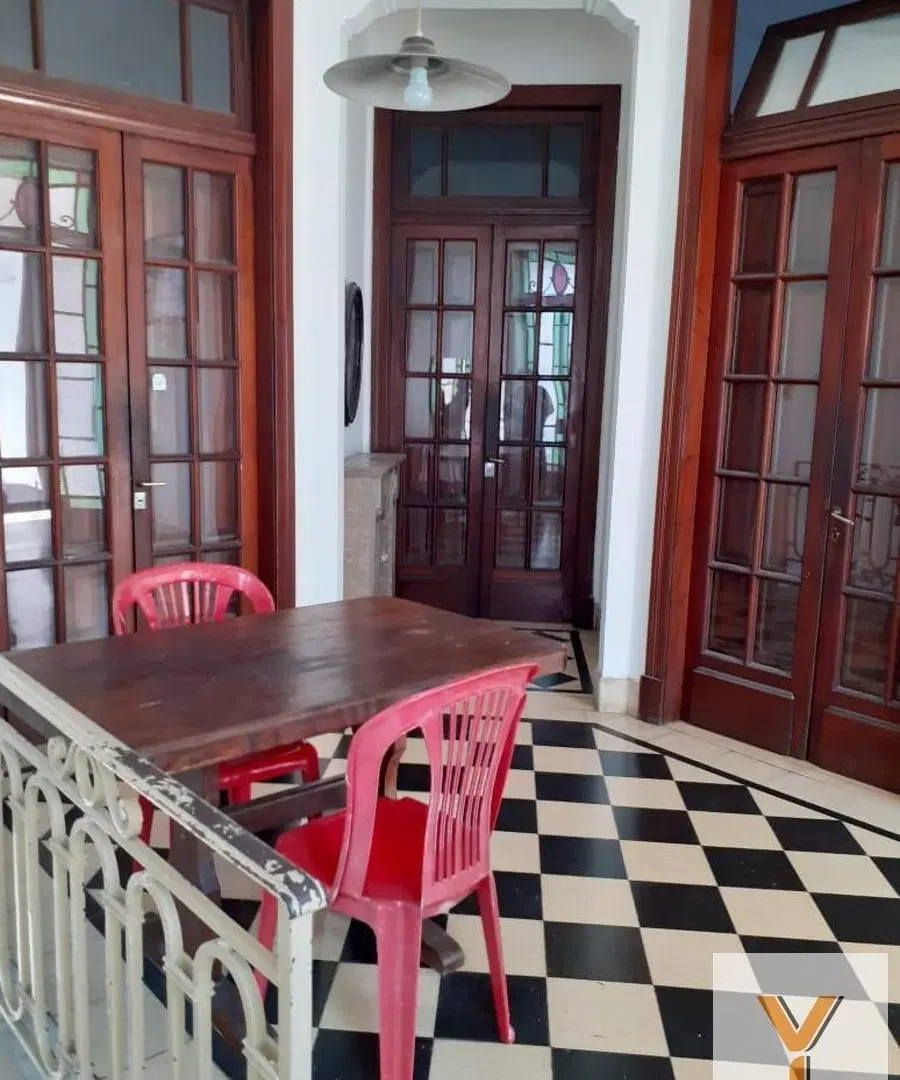 PH en venta - 8 Dormitorios 2 Baños - 236Mts2 - La Plata 5