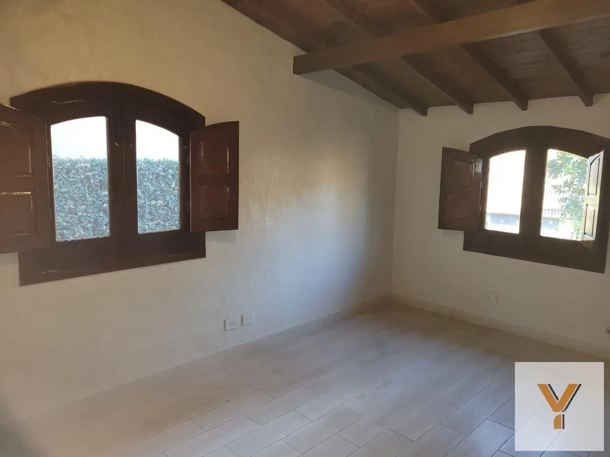 Casa en venta - 4 Dormitorios 3 Baños - Cochera - 244Mts2 - Bella Vista 2