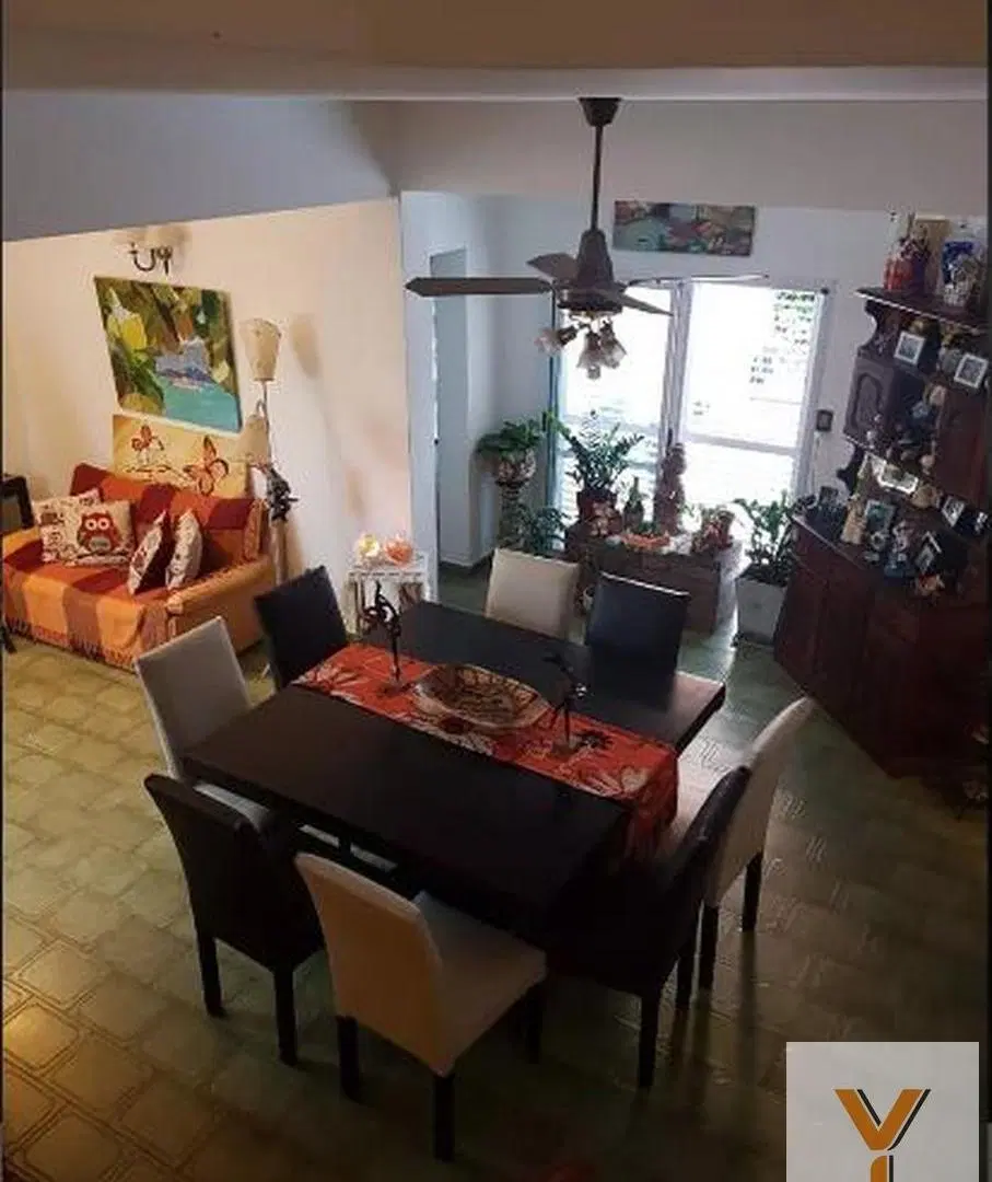 Casa en venta - 3 dormitorios 2 baños - patio - 200mts2 - Tolosa 4