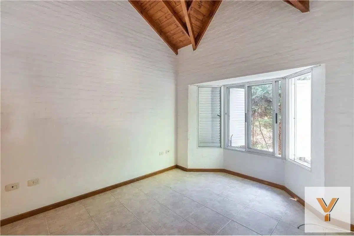 Casa en venta - 5 habitaciones 4 baños - patio pileta - 720 mts2- Canning (E. Echeverria) 2