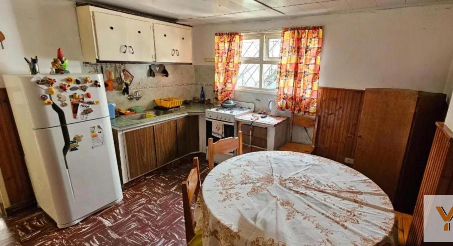 Foto de Casa en venta - 2 Dormitorios 1 Baño - Cochera - 283Mts2 - Mar del Plata, imagen 5