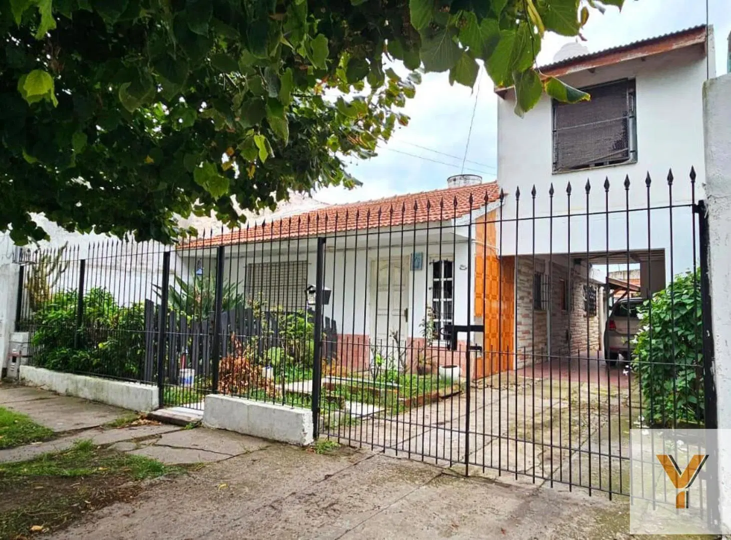 Casa en venta - 2 Dormitorios 1 Baño - Cochera - 283Mts2 - Mar del Plata 3