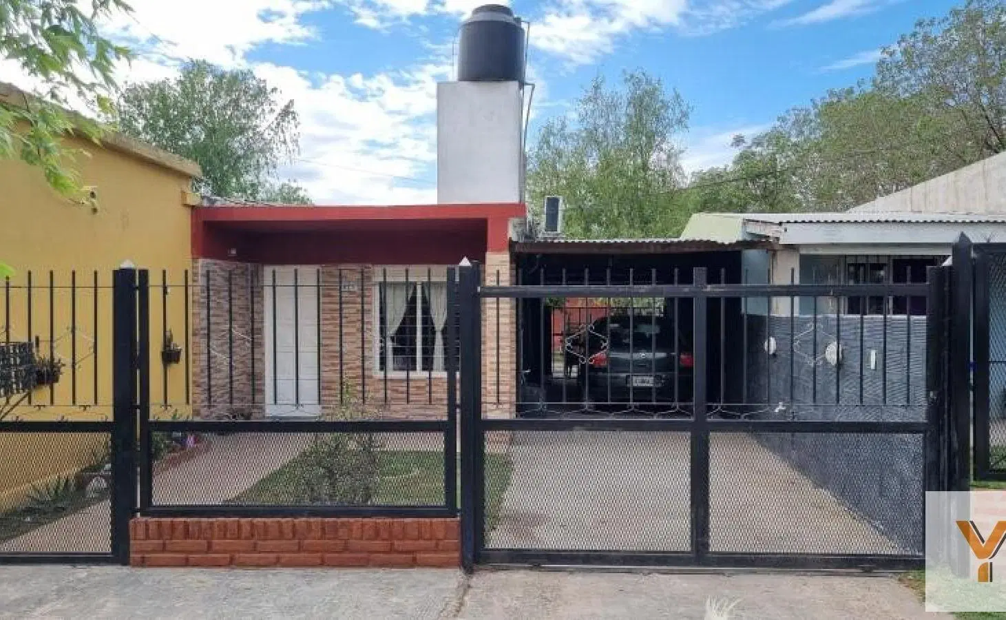 Casa en venta - 3 Dormitorios 1 Baño - 330Mts2 - Marcos Paz 2