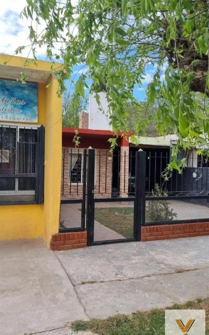 Casa en venta - 3 Dormitorios 1 Baño - 330Mts2 - Marcos Paz 8