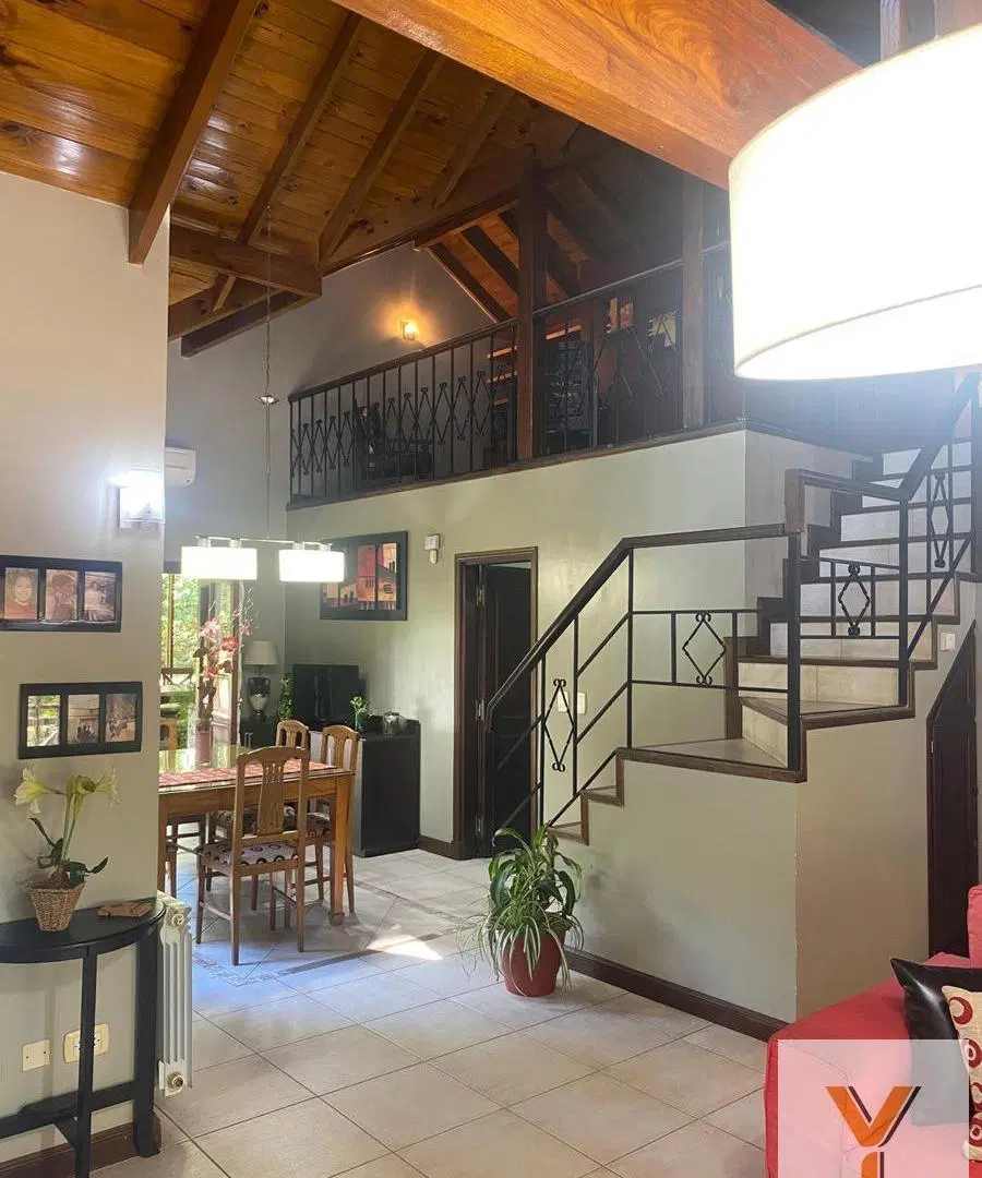 Casa en venta - 5 Dormitorios 4 Baños - Pinamar 5