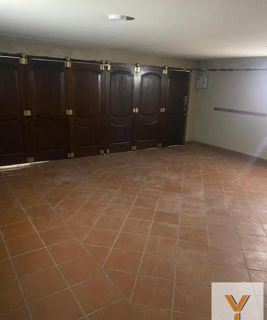 Casa en venta - 5 Dormitorios 4 Baños - Pinamar 8