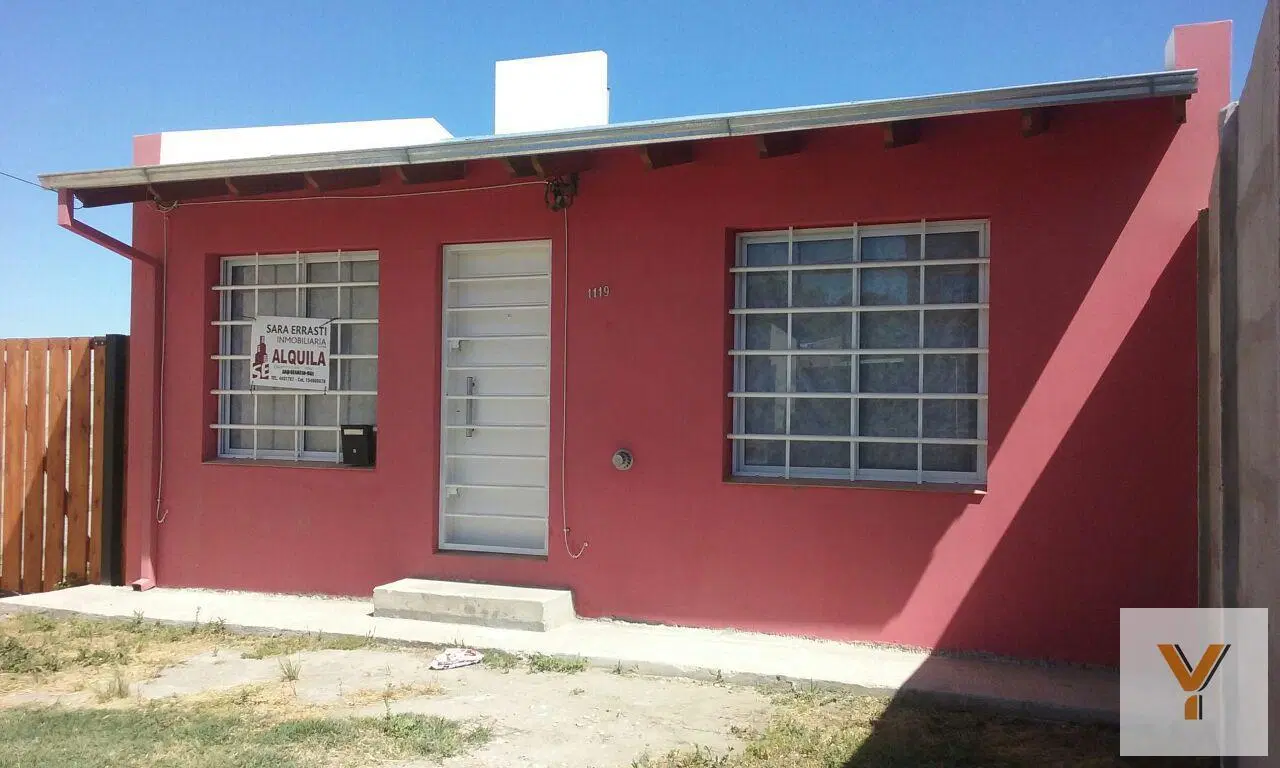Casa en venta - 2 Dormitorios 1 Baño - 262 mts2 - Tandil 3