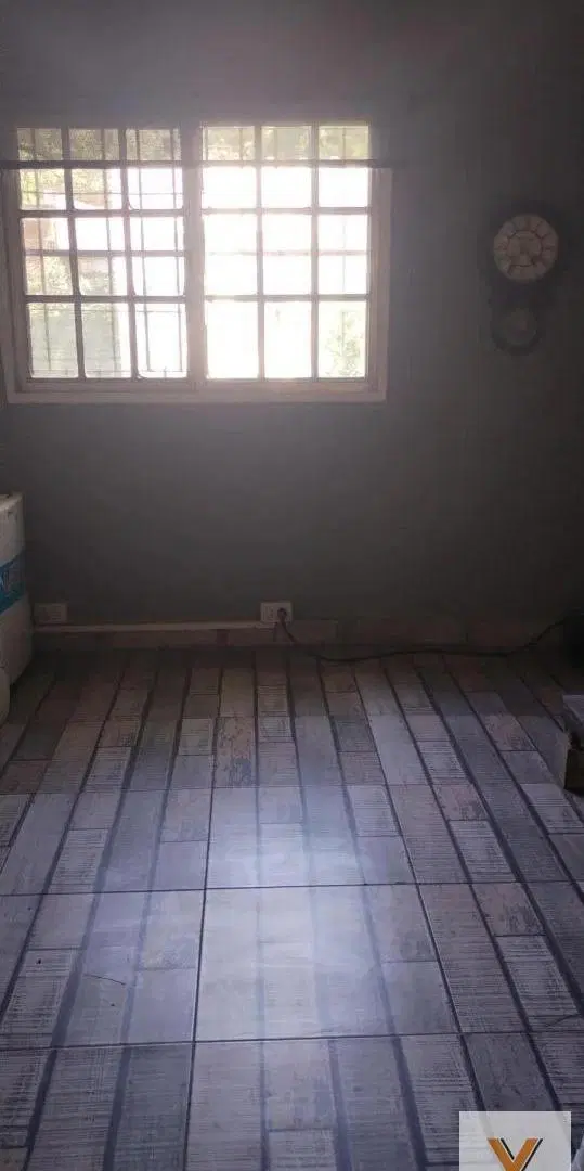 Casa en venta - 3 Dormitorios 1 Baño - Glew 4