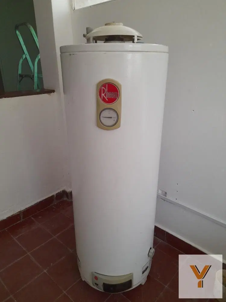 Departamento en venta - 3 Dormitorios 1 Baño - Cochera - 74Mts2 - Lanús 2