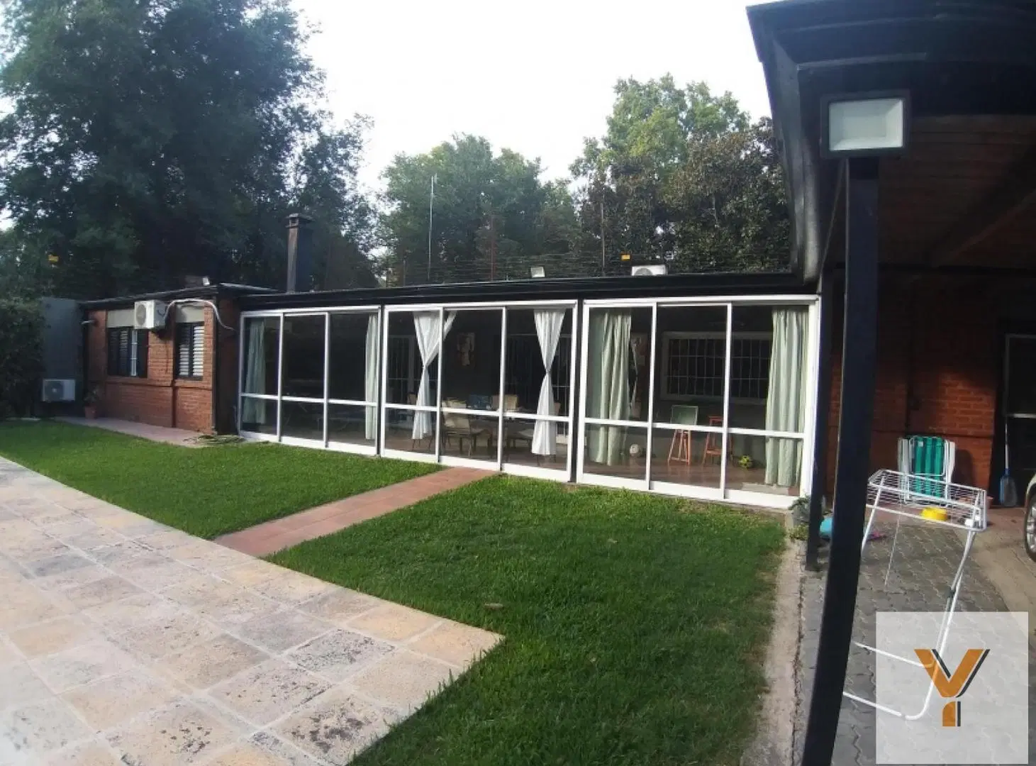 Casa en venta  - 2 Dormitorios 2 Baños - 750Mts2 - Berazategui 3